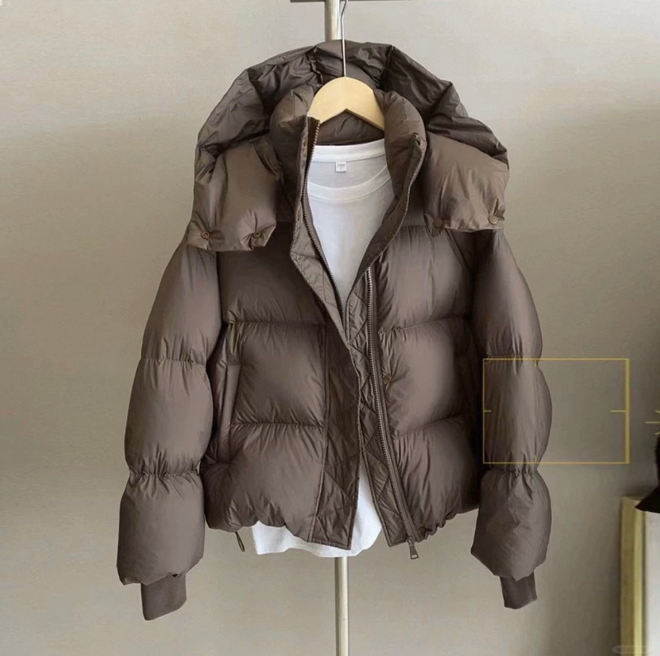 Trendy Puffer mit Kapuze